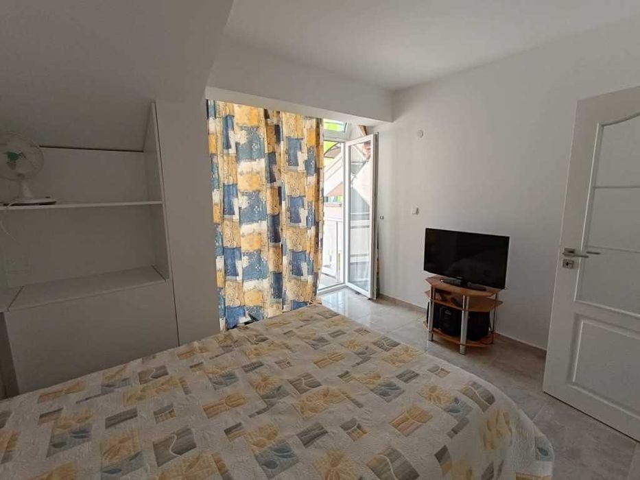 Дава се под наем Двустаен апартамент в Габрово, Център - 56 кв.м за 306 € - Снимка #2