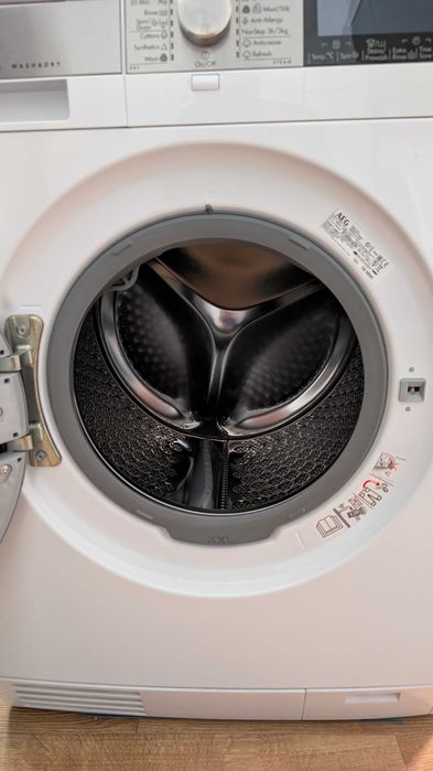 Пералня със сушилня AEG l99696hwd (за ремонт / за части)