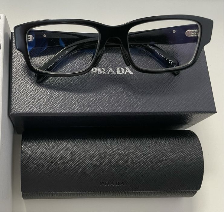 Готови за употреба очила с оригинална рамка на PRADA