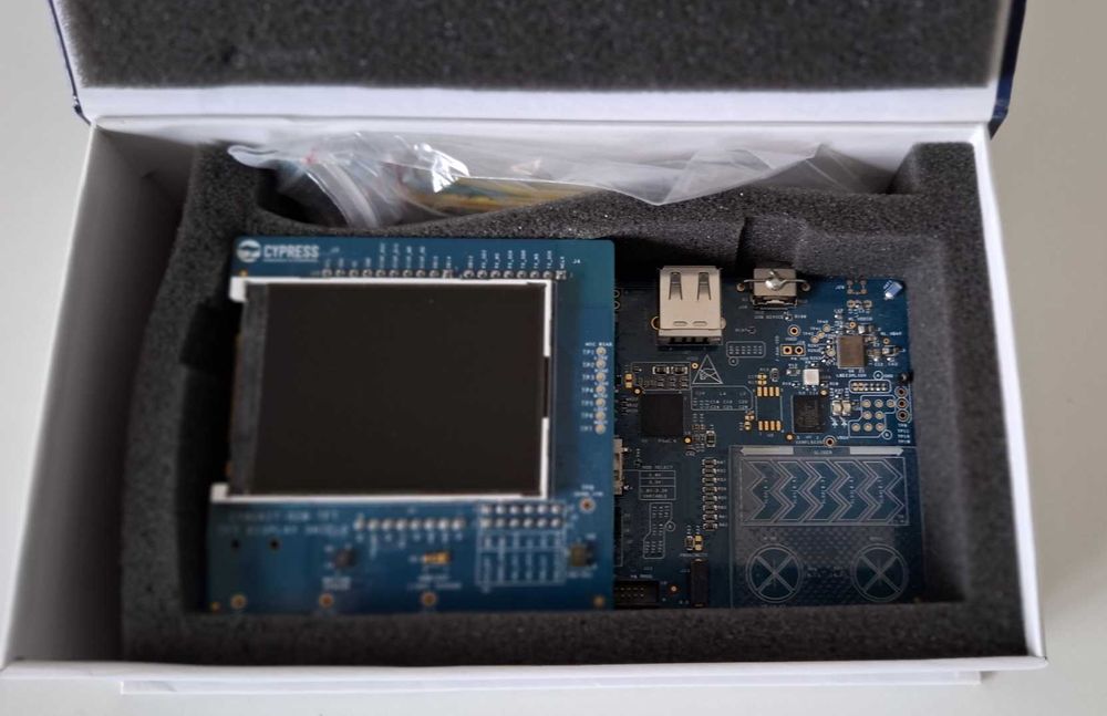 Placa evaluare PSoC6 CY8CKIT-062-WIFI-BT