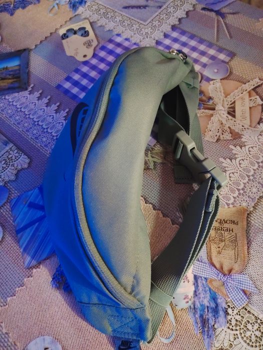 Чантичка за кръста Nike