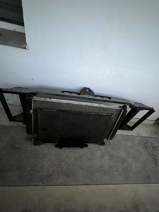 Cadillac escalade suport , radiator