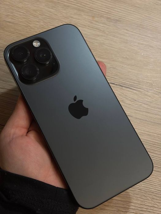 Iphone 16 pro max ( 89% battery health )