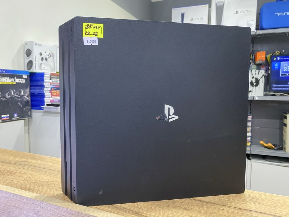 playstation 4 PRO 1TB 2джойстика +много игр