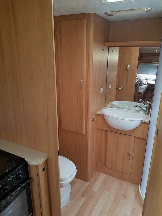 Продавам каравана  Avondale Dart 470 , внос от Холандия