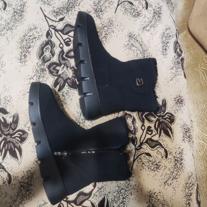 Замшевые полусапожки 38 размер