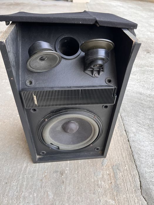 3 Boxe BOSE seria 2, 3 si un satelit