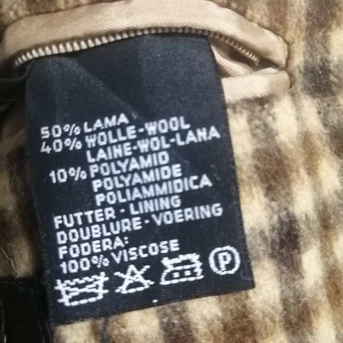 Jachetă casmir natural.