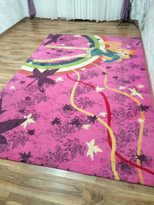 продам ковер в детскую комнату