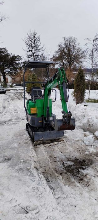 Mini excavator Attack de uz personal