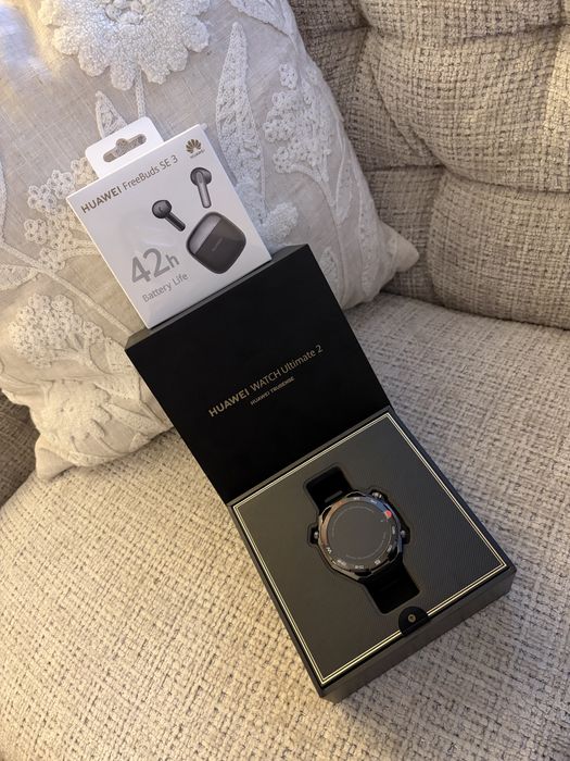 Часовник Huawei Watch Ultimate 2 + слушалки