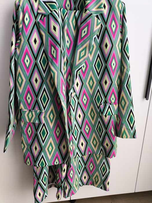 Продам брючный костюм