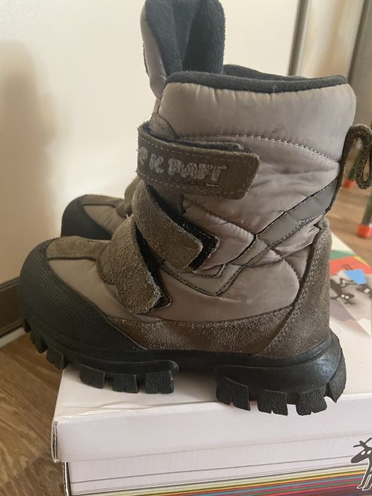 Продам детские зимние сапожки