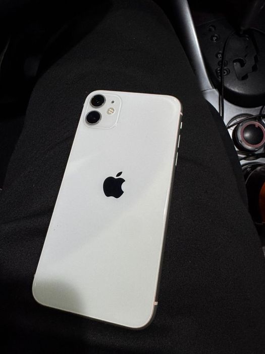 Продам iPhone 11 EAC