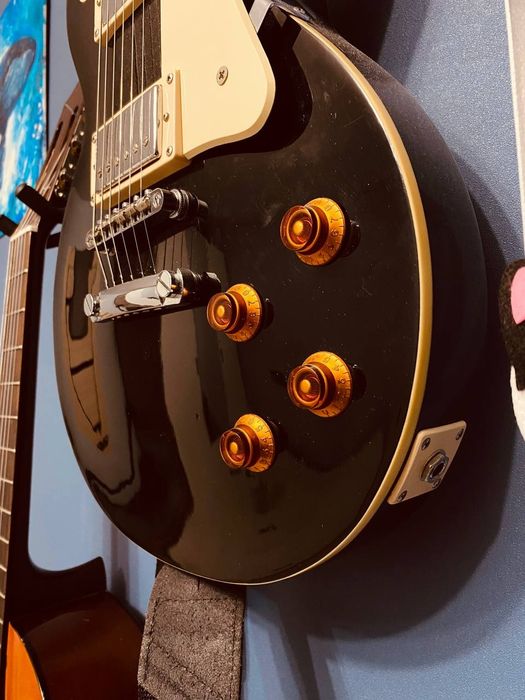 Электрогитара Epiphone Les paul