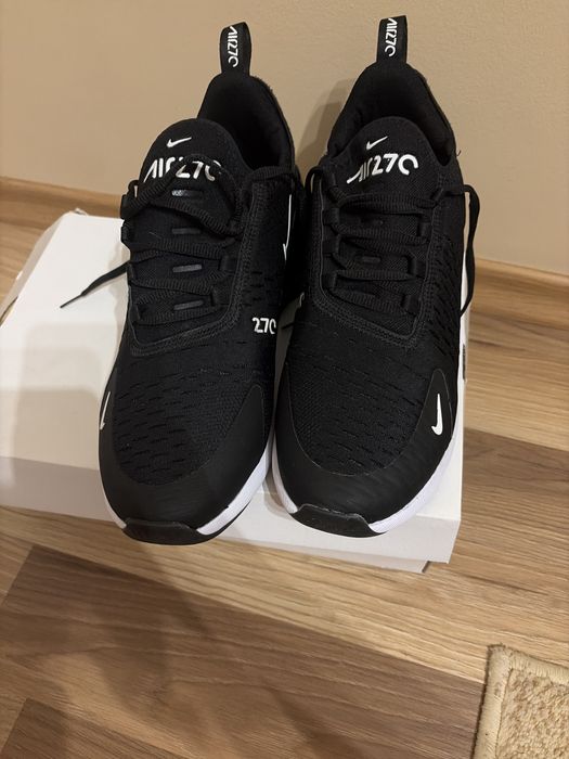 AirMax 270 два чифта 44номер