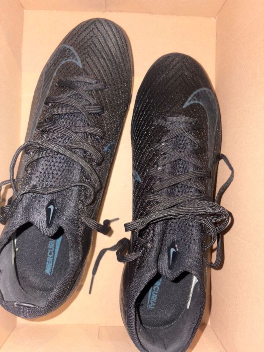 Ghete de fotbal profesionale Nike Mercurial