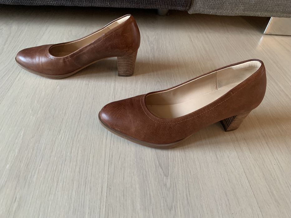 Vand pantofi piele Clarcks(38).