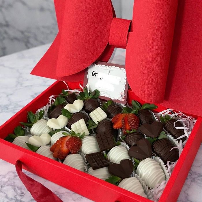 Клубника в шоколаде Актобе