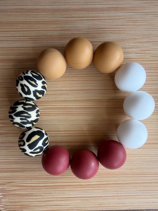 Ръчно изработена гривна