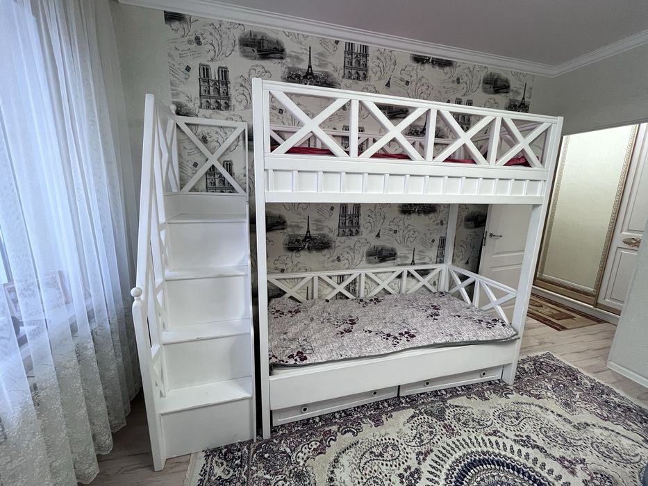 Двухъярусная кровать