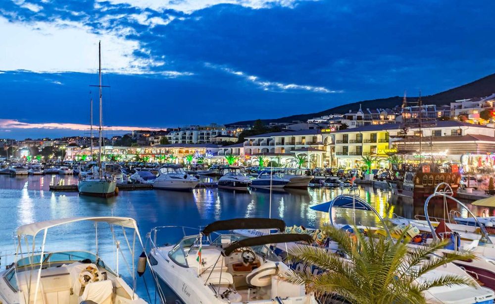 Продава се Двустаен апартамент в Свети Влас - 90 кв.м за 1412 €/кв.м - Снимка #18