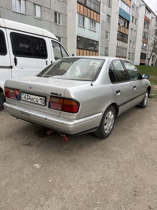 Nissan Primera P10, 2.0 1992