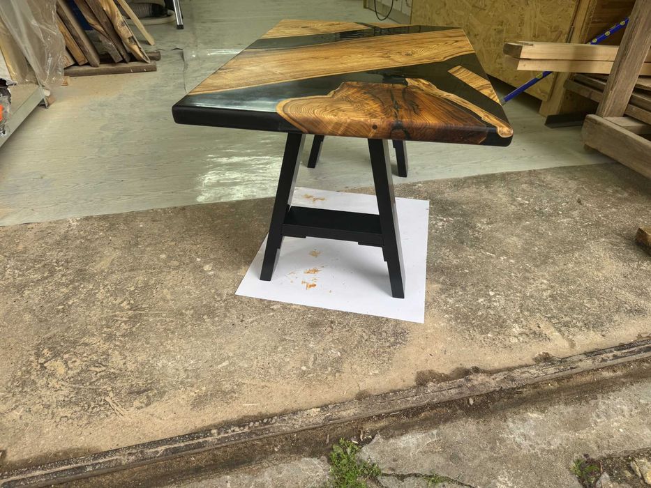 Маса с епоксидна смола