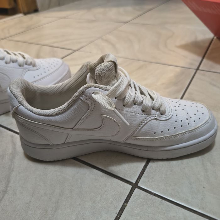 Adidași Nike foarte puțin purtati