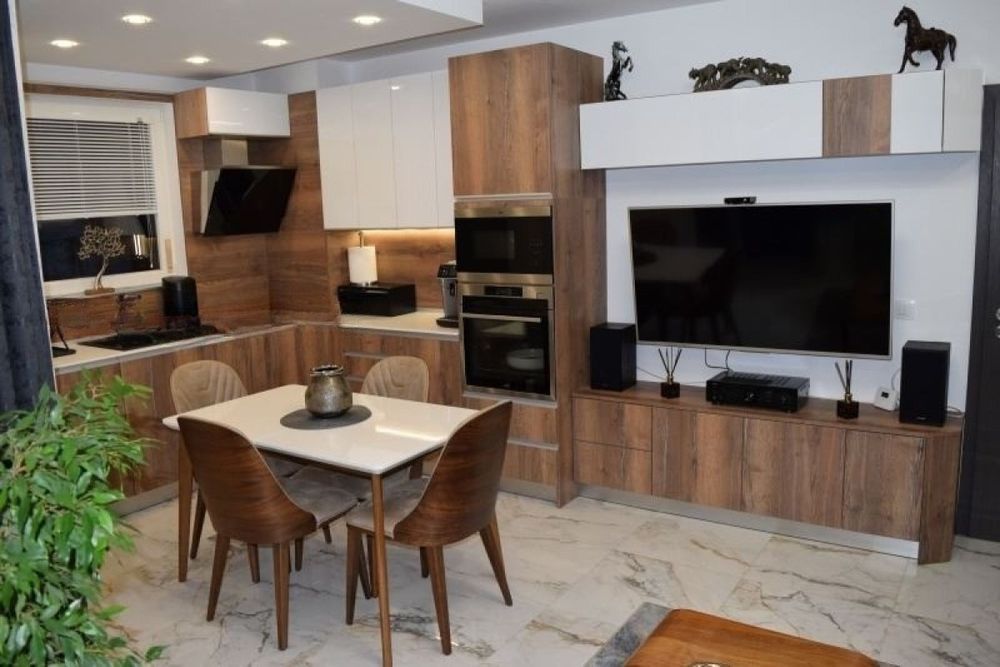 Продава се Тристаен апартамент в София, Манастирски ливади - 95 кв.м за 3737 €/кв.м - Снимка #2