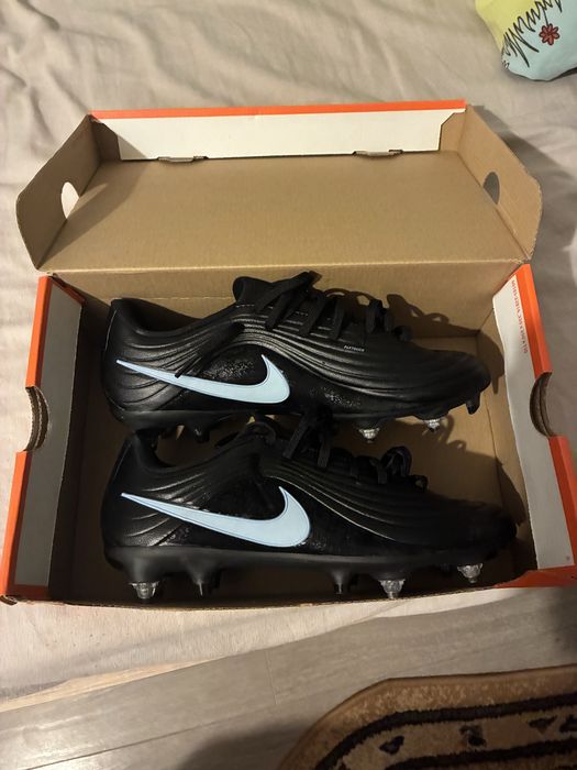 Ghete de fotbal nike tiempo