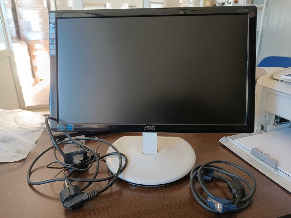 Монитор 18.5"  AOC  ultra slim