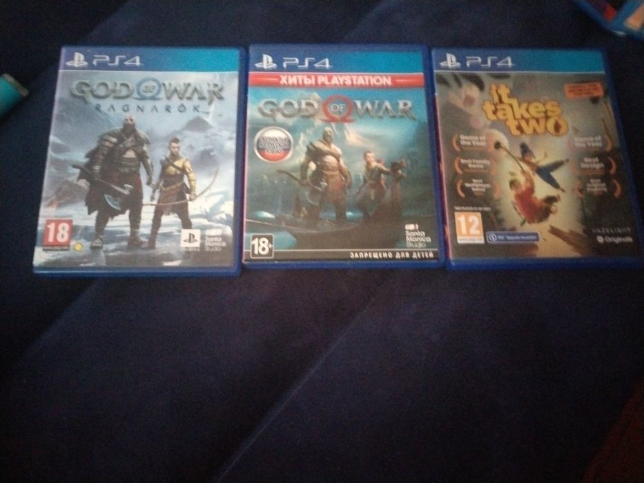 Продам ps4 + 3 диска