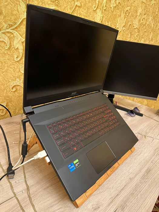 MSI Katana GF76 / i5 11400H / GTX 1650 / 1TB SSD