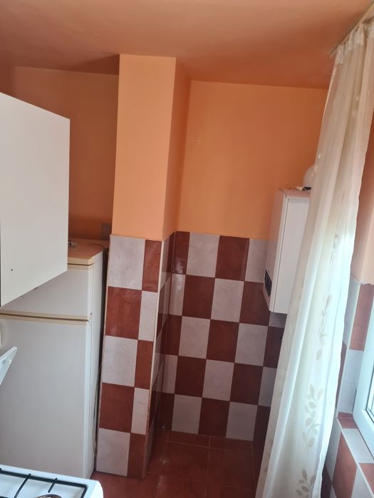 Garsoniera de închiriat în zona insulei de agrement bacau