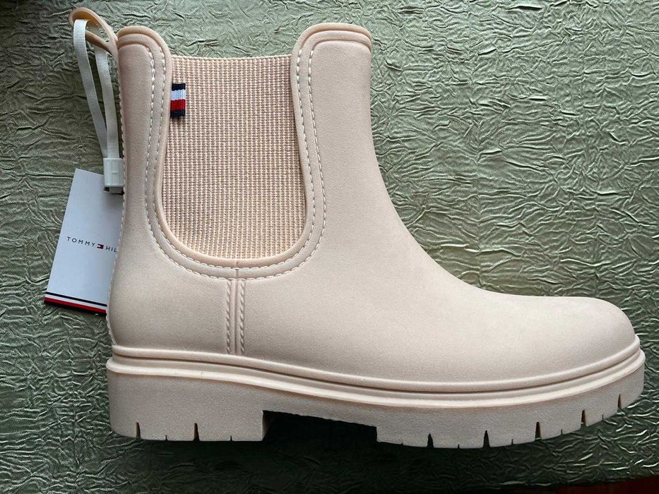 ЧИСТО НОВИ дамски боти Tommy Hilfiger