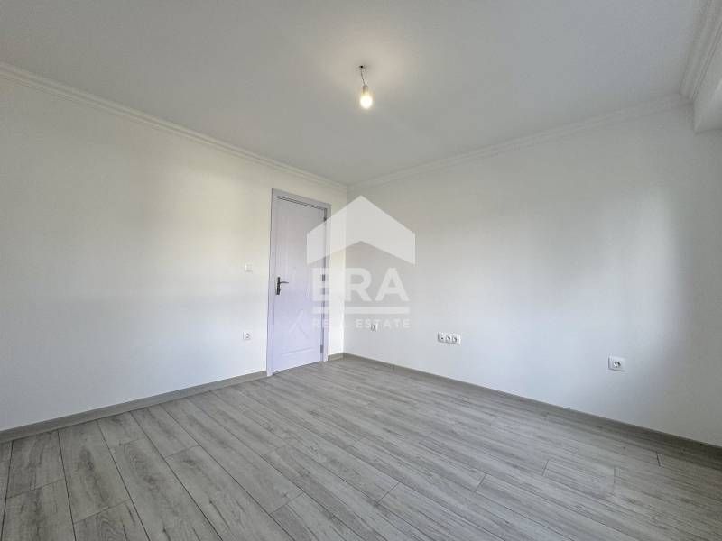 Продава се Тристаен апартамент в Варна, Левски - 83 кв.м за 1168 €/кв.м - Снимка #8