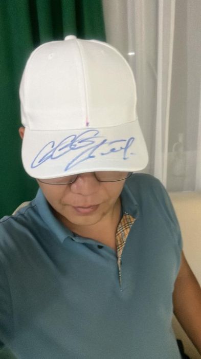 Бейсболка с автографом GGG