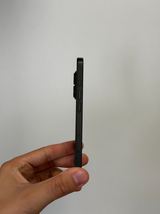 Отличен iPhone 16 - 99 цикъла