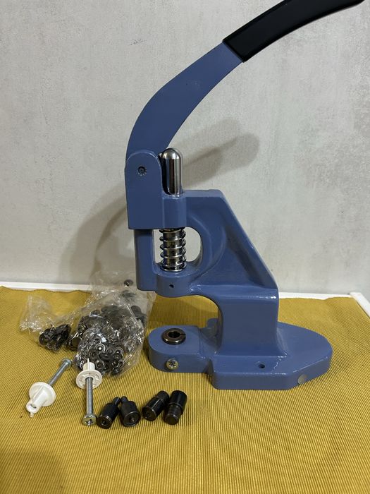 Комбинирана машинка за поставяне на капси,тик-так копчета,рапиди!