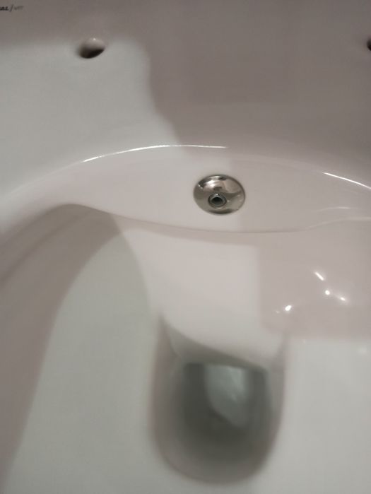 Продавам тоалетна чиния