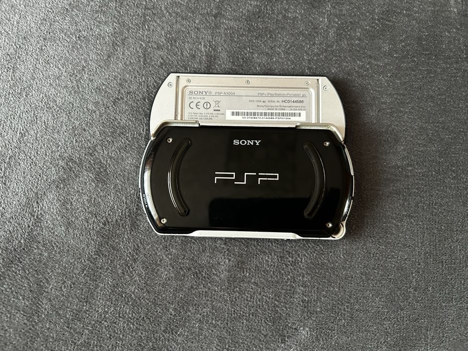 Продам psp go черного цвета