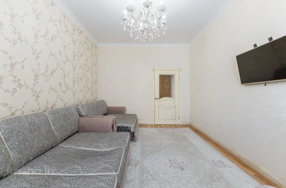 Бесплатно отдам диваны и кресло.