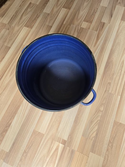 Продам кастрюлю на 20 л.