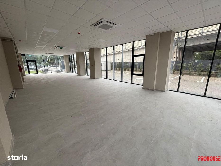 Spațiu comercial modern 155 mp, la cheie, cu două intră