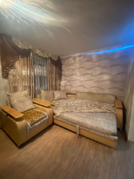 Шкаф новый их 2 стенка и шкаф