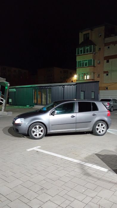 Vând golf 5 1.6 benzina