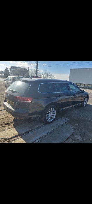 Vând capota,faruri,grila,oglinzi,aripi,trager,hayon VW Passat B8.