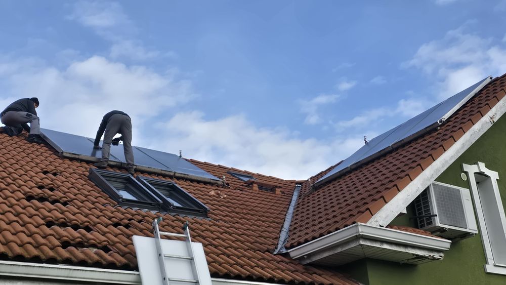 Vând 6 bucăți panouri solare plane Viessmann VITOSOL 100F TIP SV1A