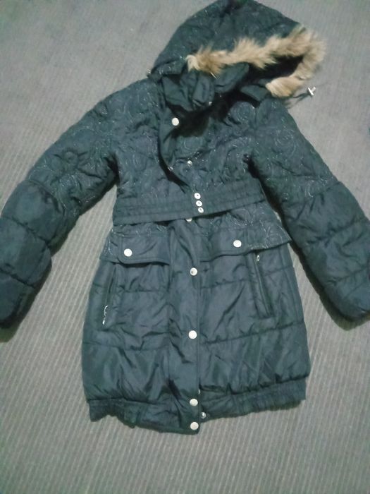 Bolalar uchun kurtka holati rasiski arzon narxda beriladi
